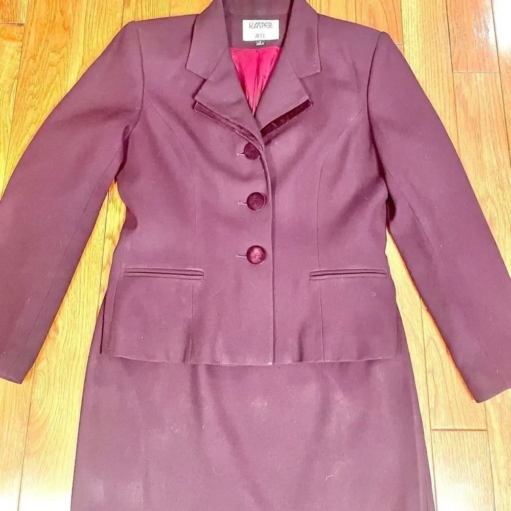 VINTAGE EGGPLANT COLLAR SUIT by KASPER for ASL S-8 - Picture 2 of 9